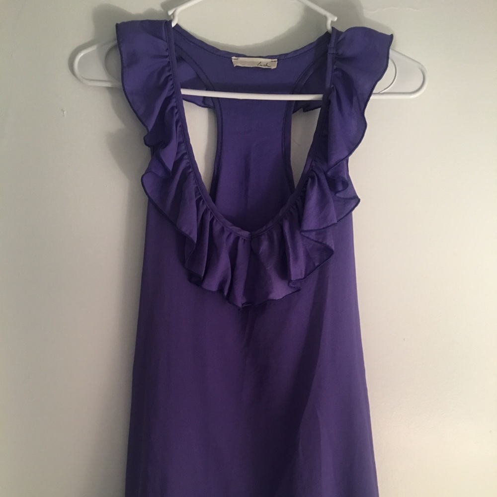 Ruffle sleeveless too